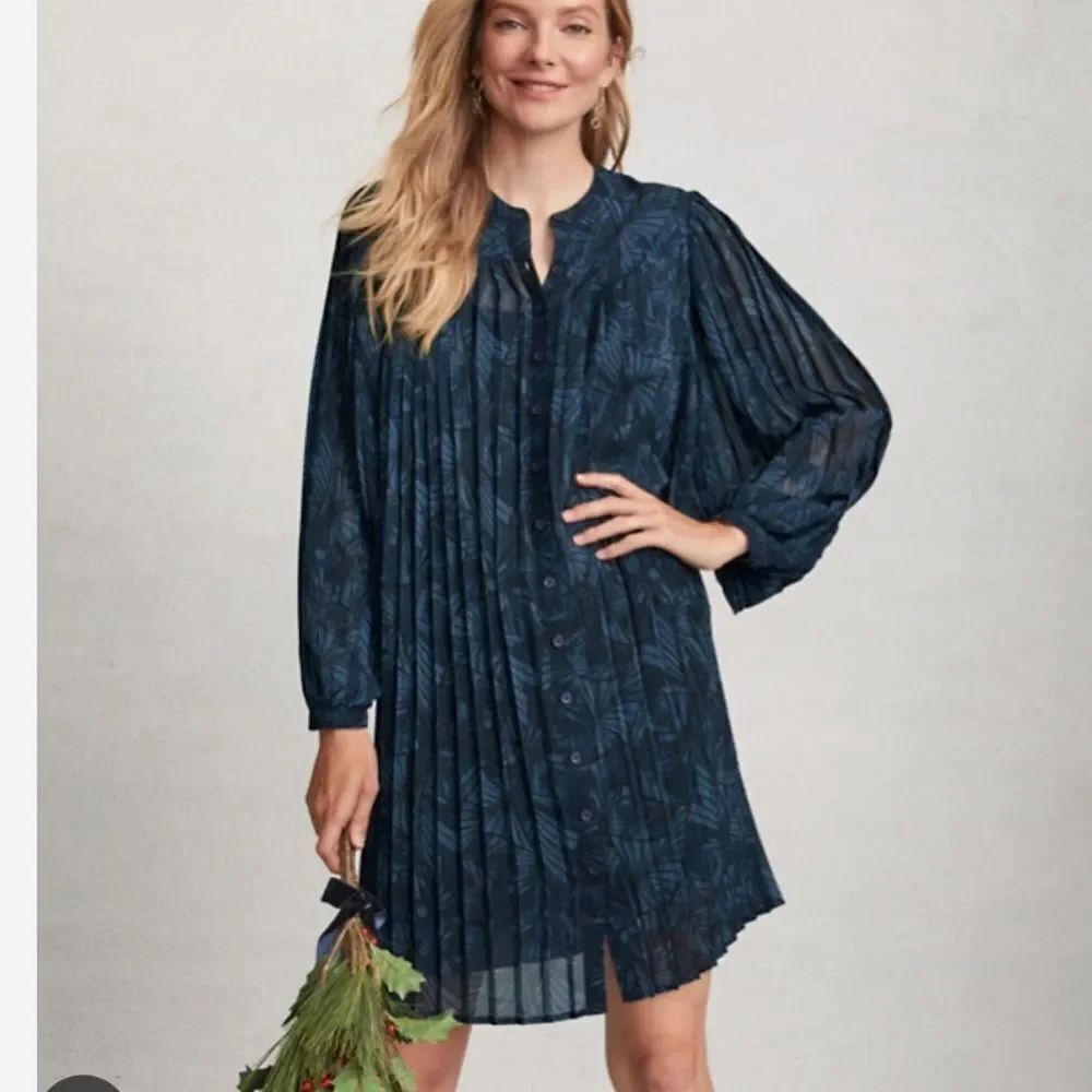Garnet Hill Mara Pleated TrapezeâDress Womenâs Medium